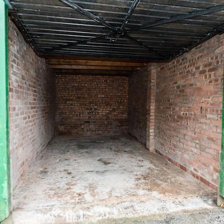1 Bedroom Newton Apartment L Free Parking L Wigan Royal Infirmary L Haigh Hall L Central Location Exteriör bild