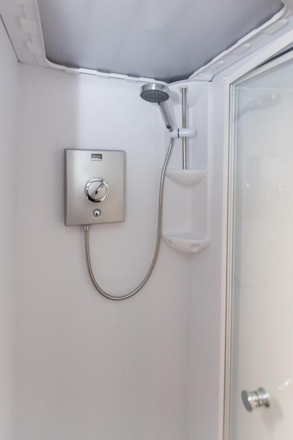1 Bedroom Newton Apartment L Free Parking L Wigan Royal Infirmary L Haigh Hall L Central Location Exteriör bild
