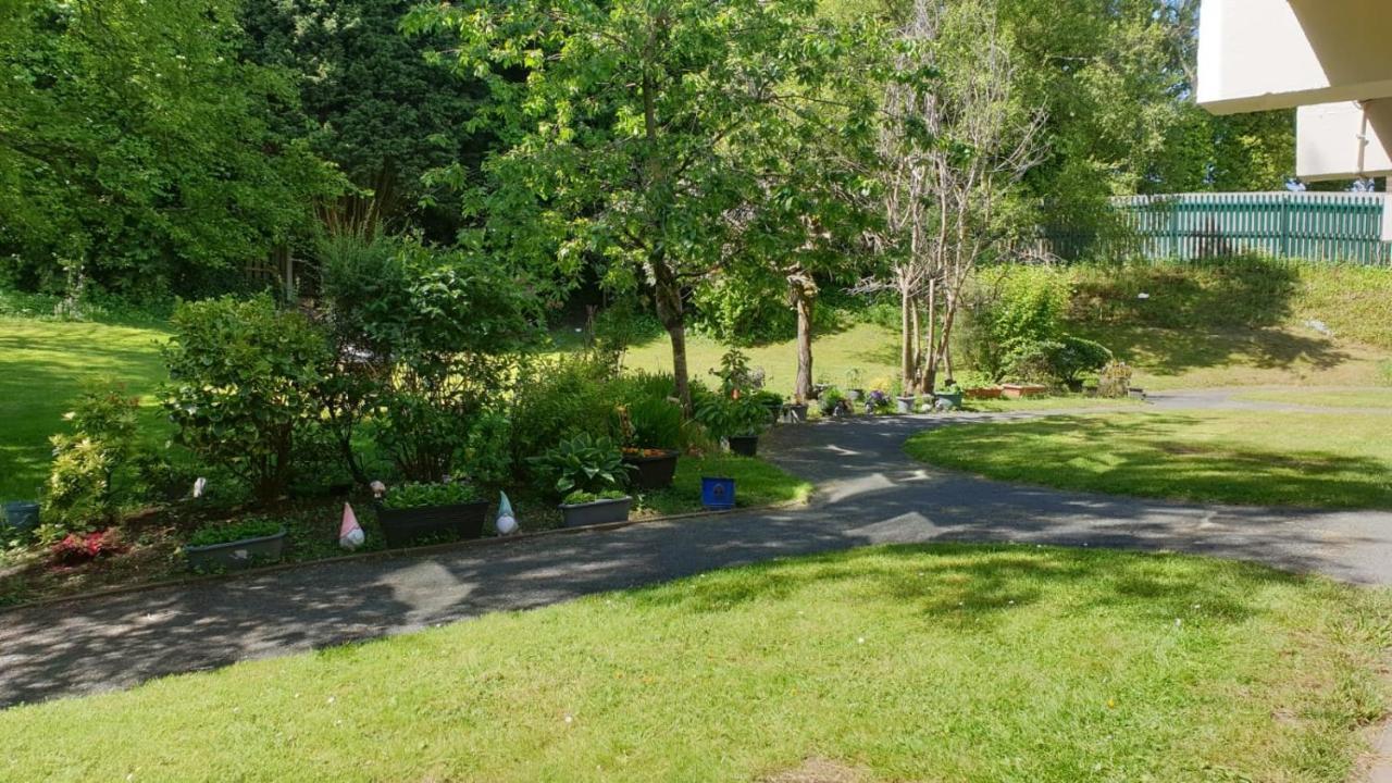 1 Bedroom Newton Apartment L Free Parking L Wigan Royal Infirmary L Haigh Hall L Central Location Exteriör bild
