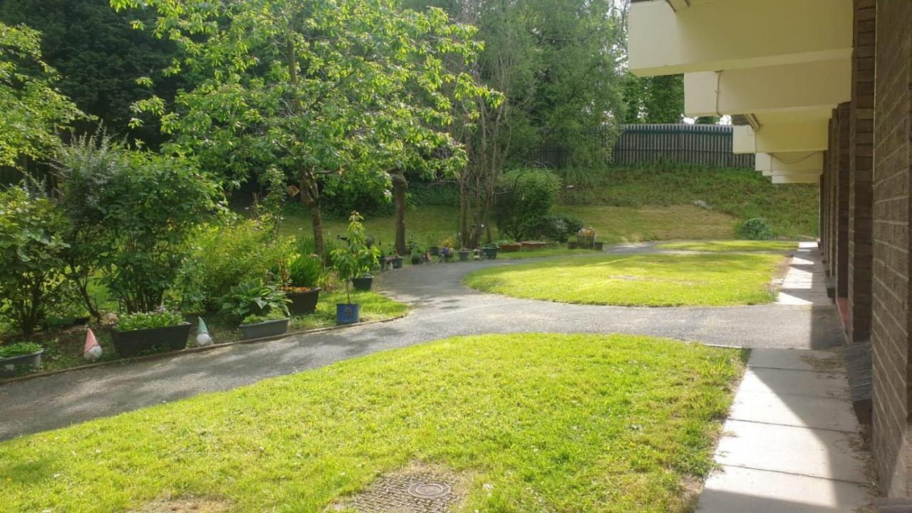 1 Bedroom Newton Apartment L Free Parking L Wigan Royal Infirmary L Haigh Hall L Central Location Exteriör bild